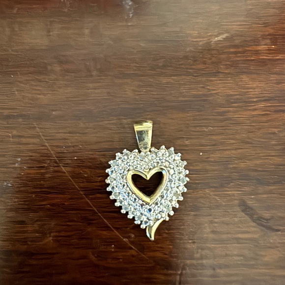 Jewelry - Chopped heart diamond charm